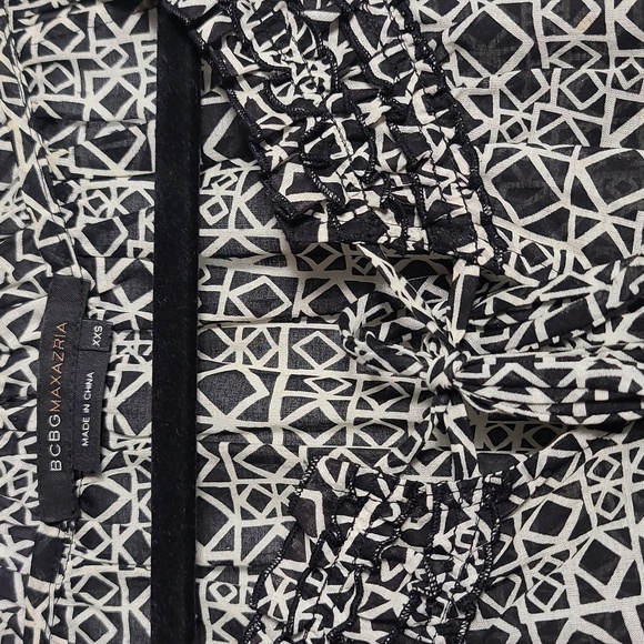 BCBGMAXAZRIA Pattern Black/ Cream Mod Diamond Square Peasant Top Size XXS - Picture 8 of 15
